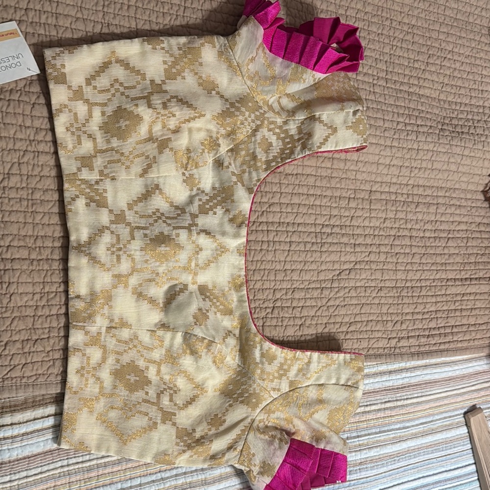 Womens Cream & Gold Patterned Cap-Sleeve Saree  Blouse NWT House of Blouse